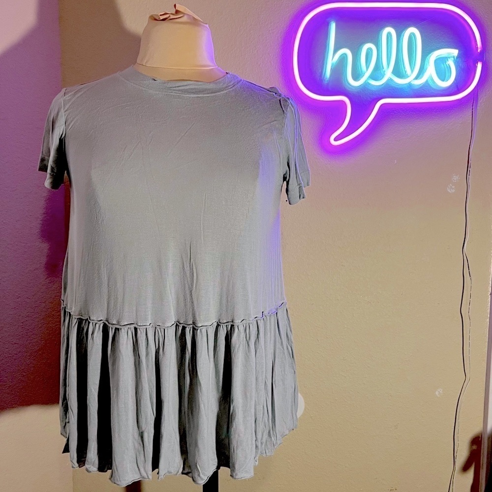 Urban Outfitters TRULY MADLY DEEPLY- small